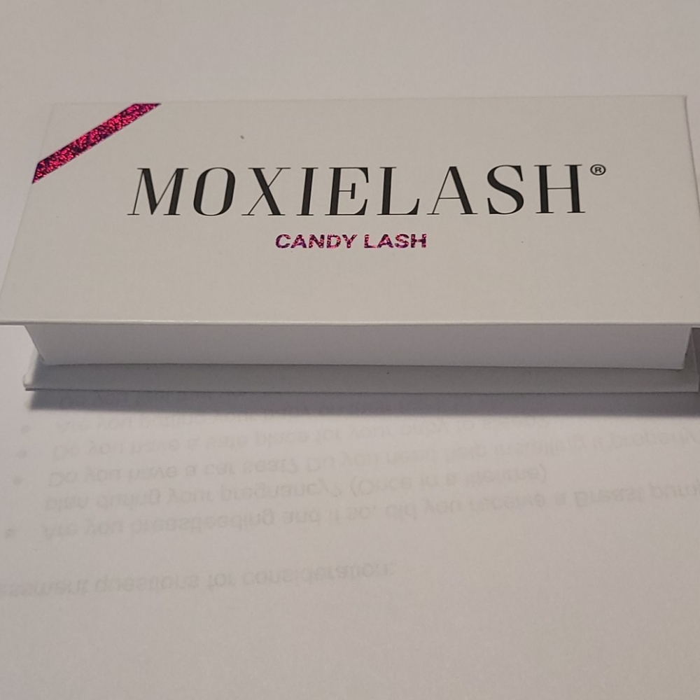 MoxieLash magnetic eye lashes